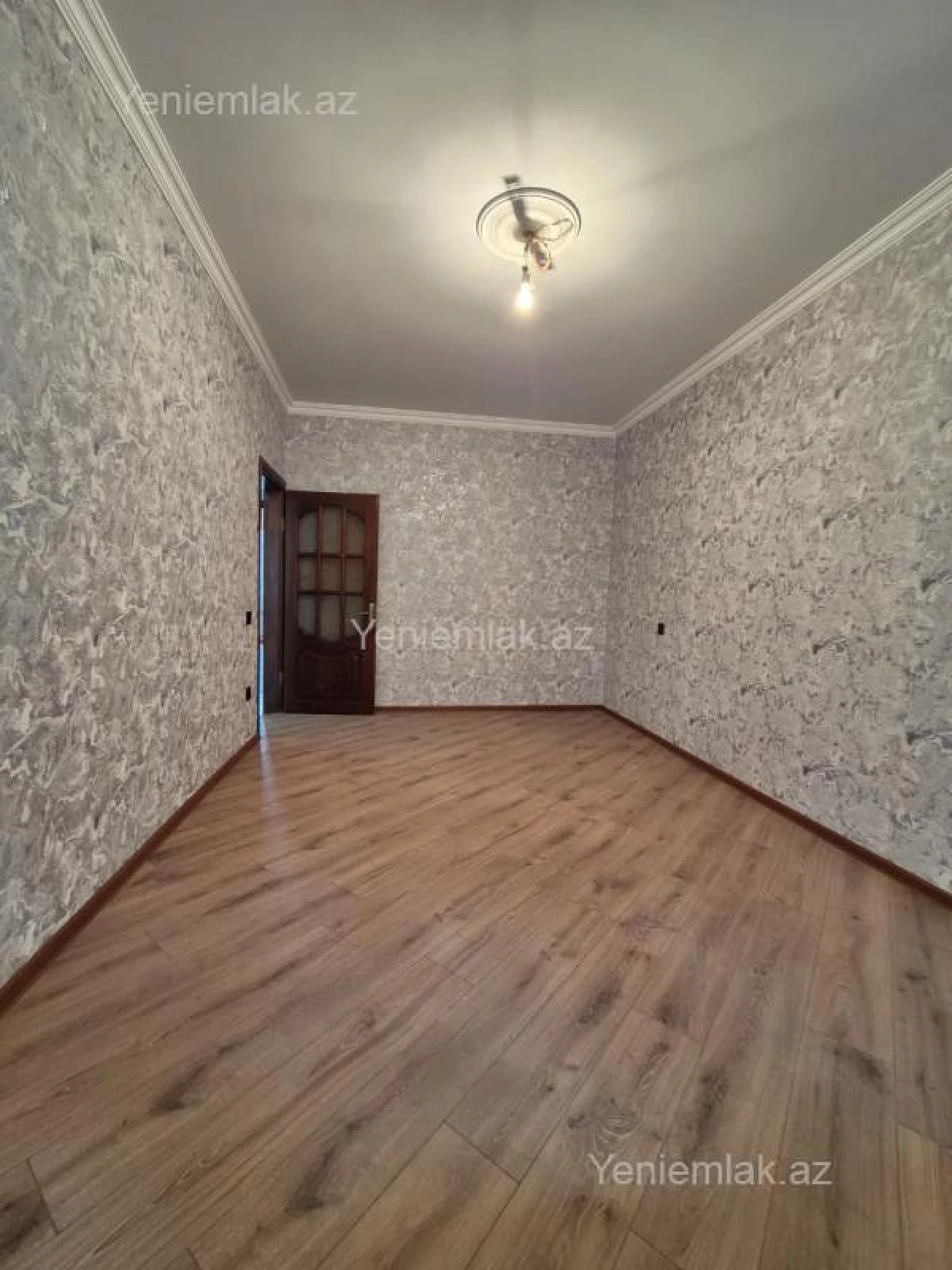 Satılır 3 otaqlı köhnə tikili 90 m²
