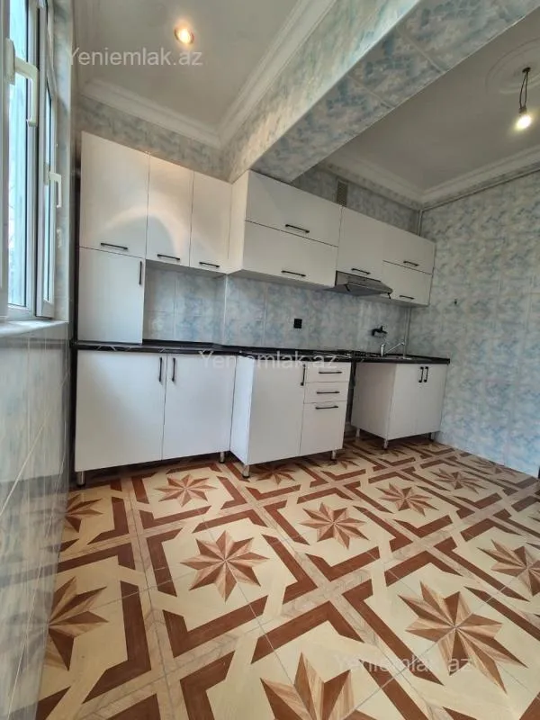Satılır 3 otaqlı köhnə tikili 90 m²