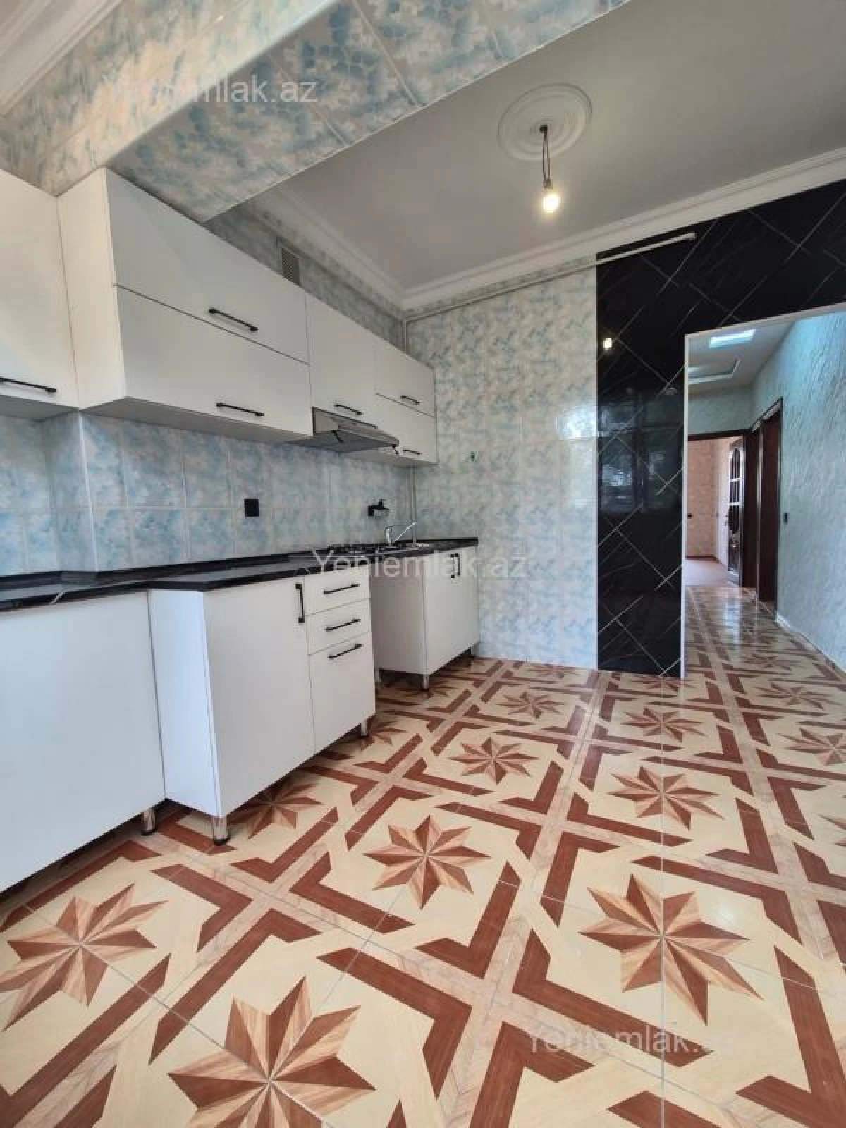 Satılır 3 otaqlı köhnə tikili 90 m²
