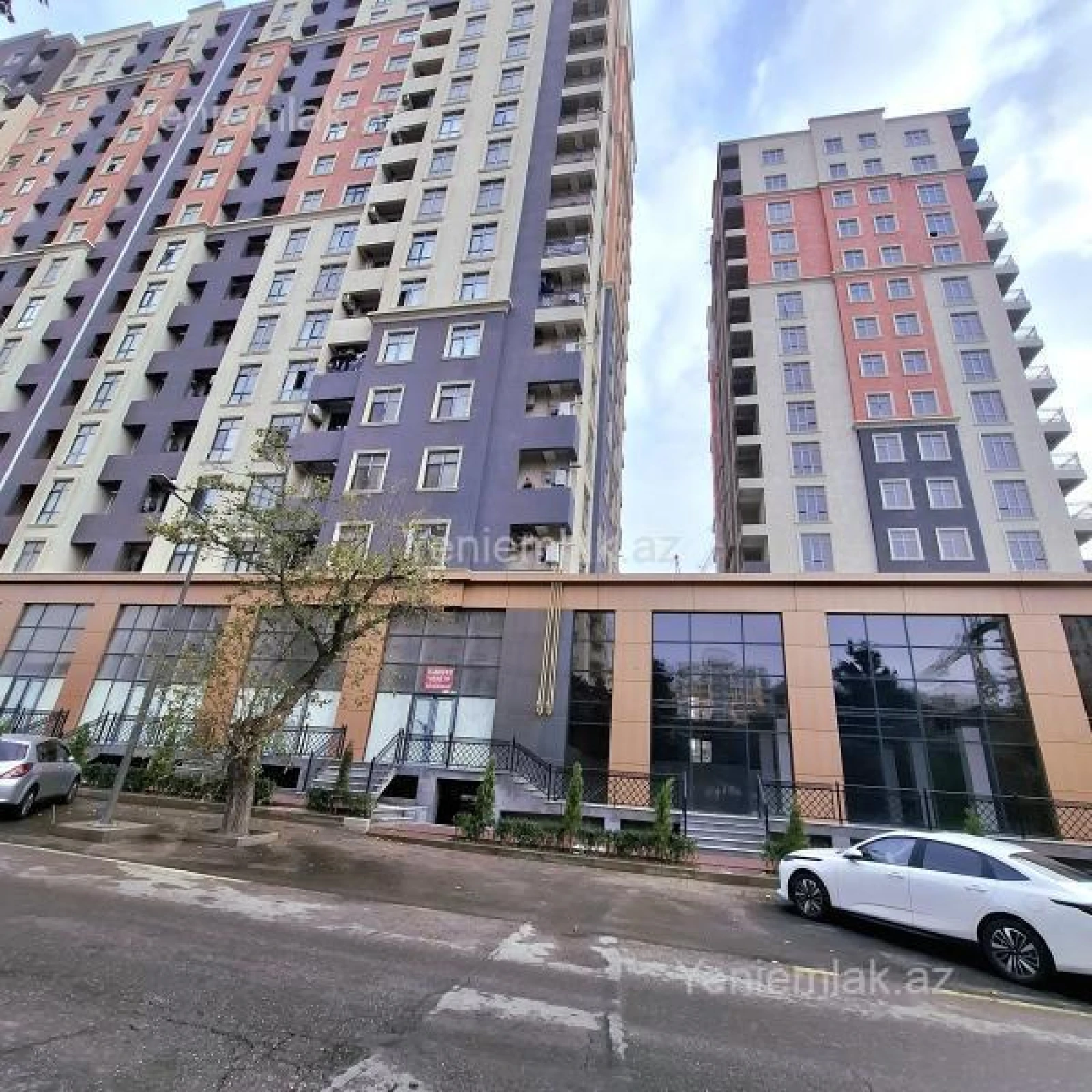 Satılır 3 otaqlı yeni tikili 77 m²