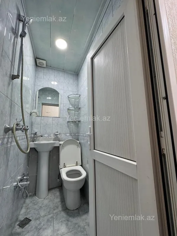 Satılır 3 otaqlı köhnə tikili 67 m²