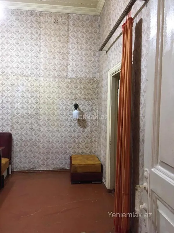 Satılır 2 otaqlı köhnə tikili 40 m²