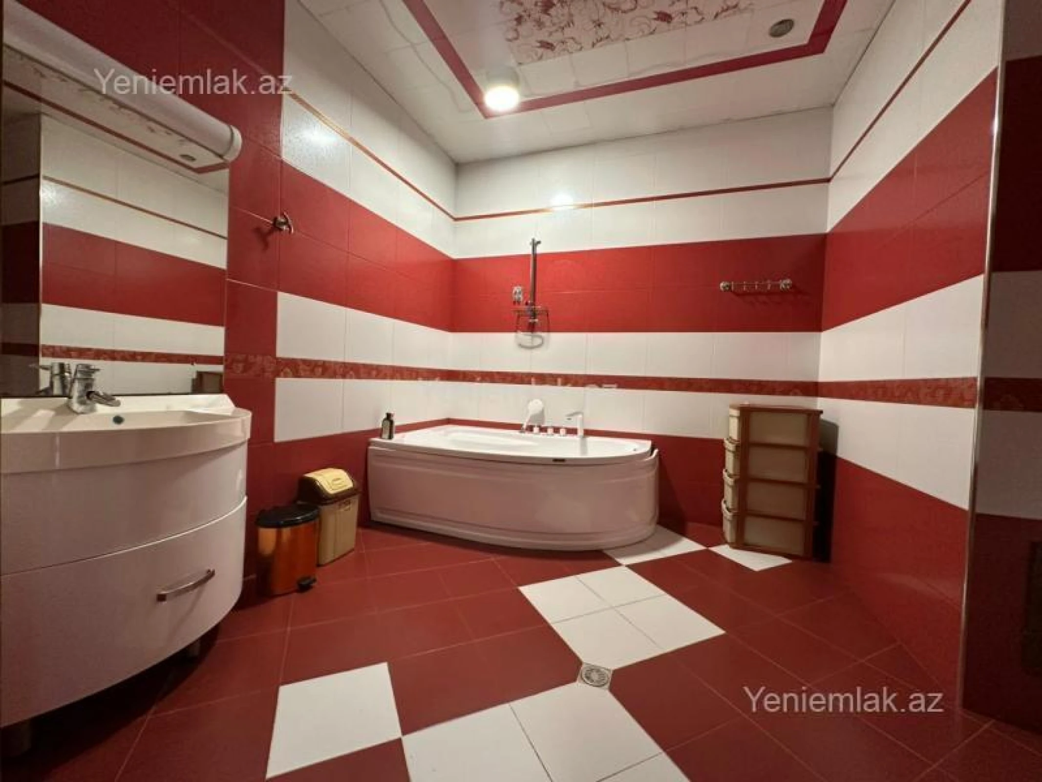 Satılır 3 otaqlı yeni tikili 156 m²