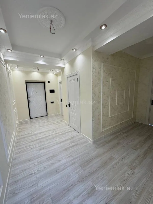 Satılır 3 otaqlı yeni tikili 83 m²