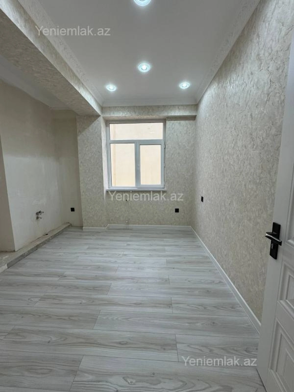 Satılır 3 otaqlı yeni tikili 83 m²