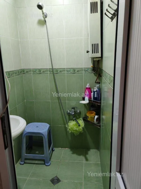 Satılır 2 otaqlı köhnə tikili 55 m²