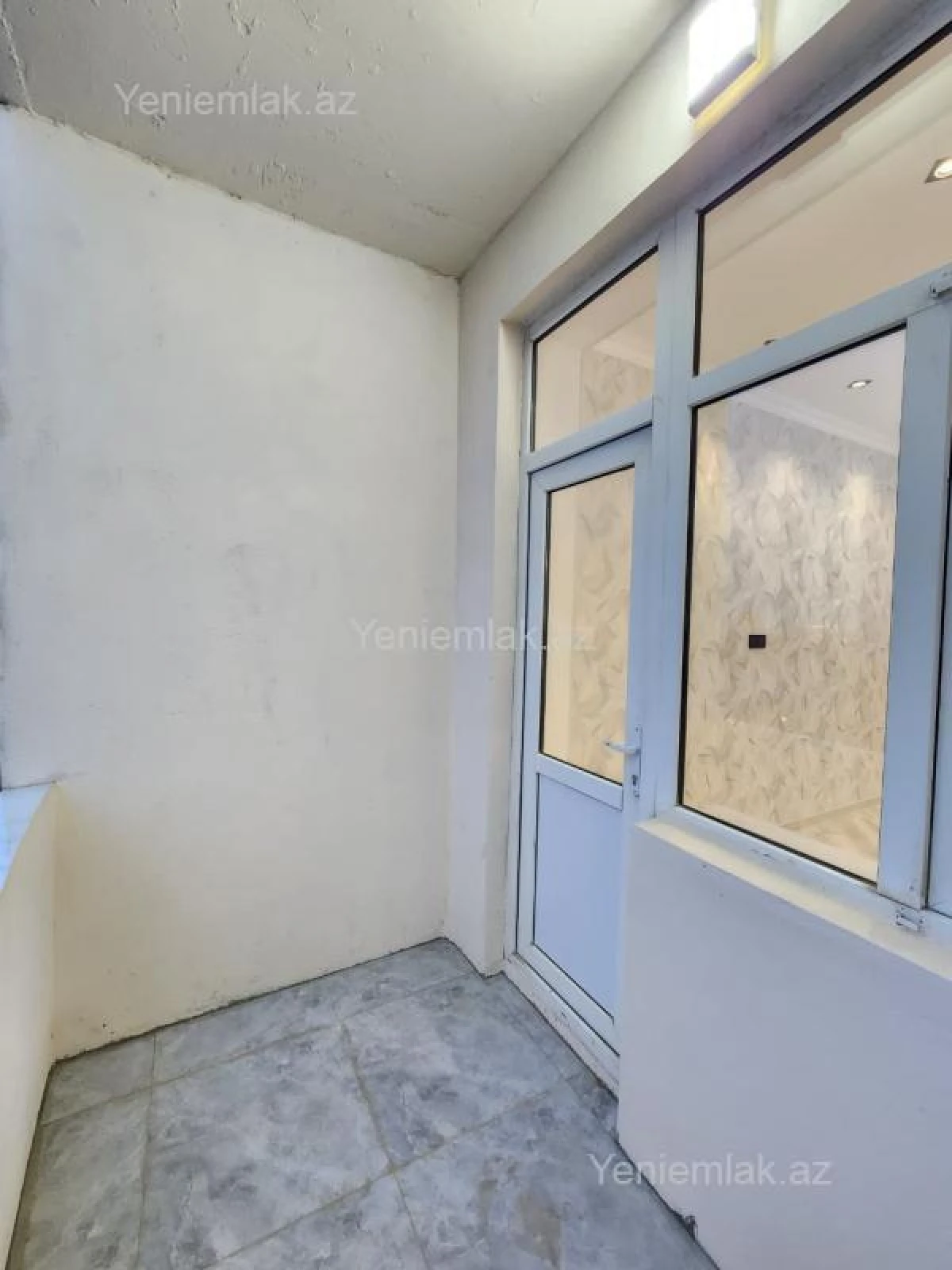 Satılır 2 otaqlı yeni tikili 72 m²