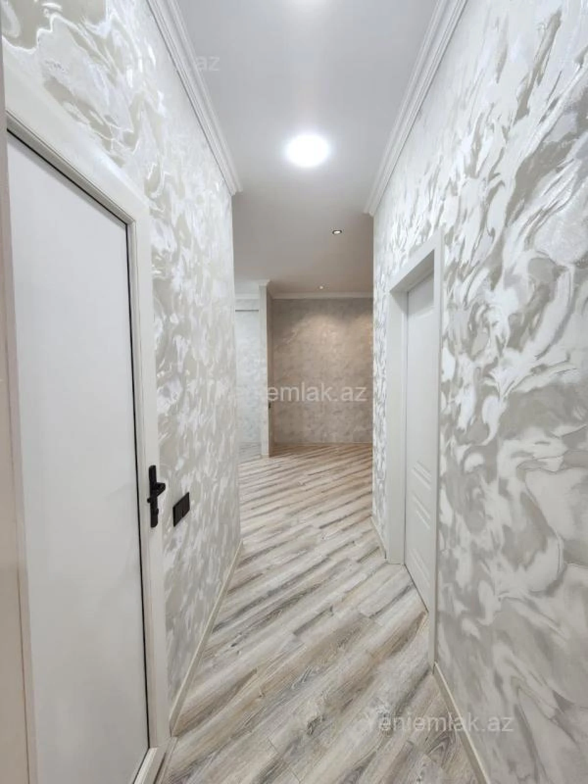 Satılır 2 otaqlı yeni tikili 72 m²