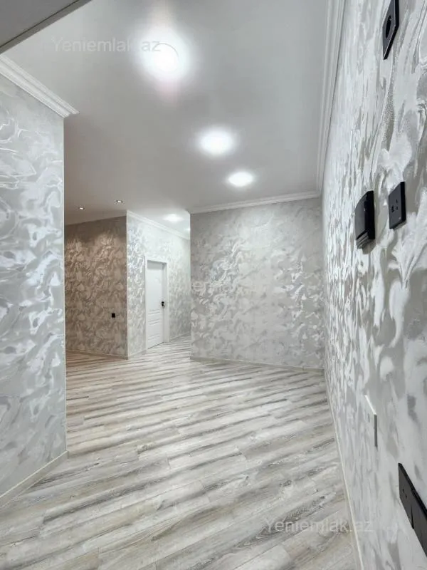 Satılır 2 otaqlı yeni tikili 72 m²