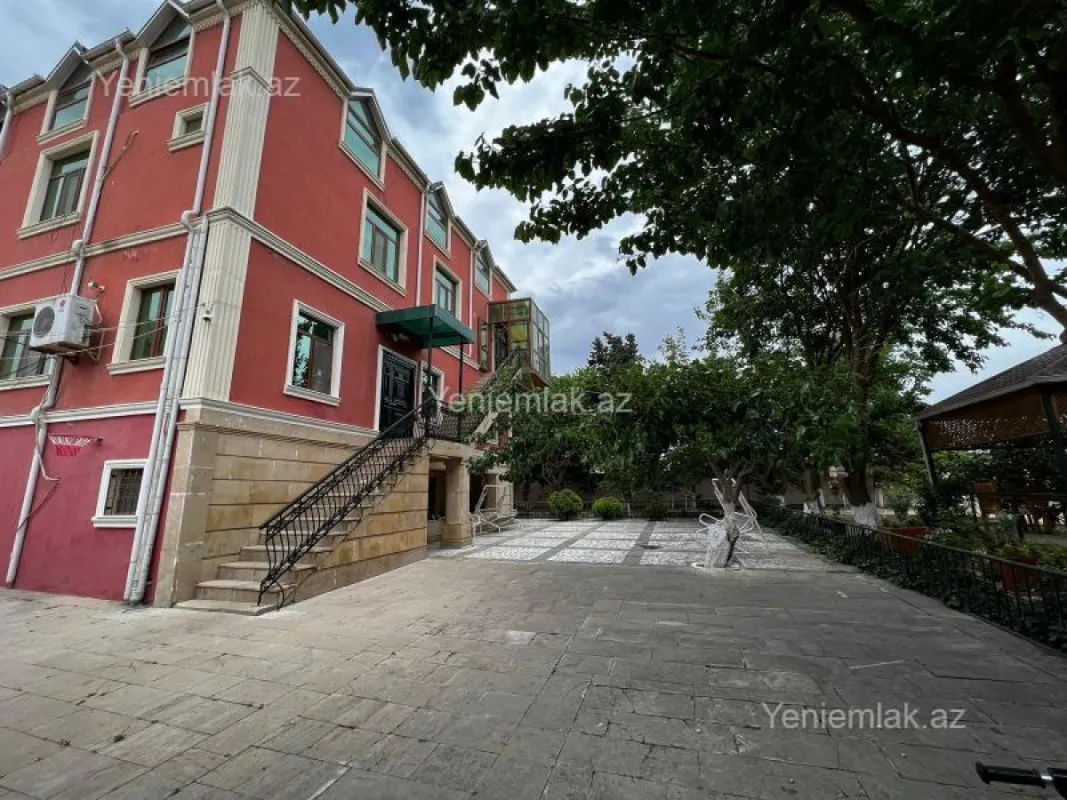 Satılır 6 otaqlı həyət evi 450 m²