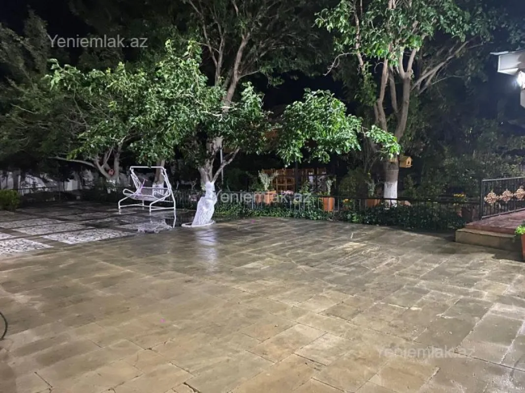Satılır 6 otaqlı həyət evi 450 m²