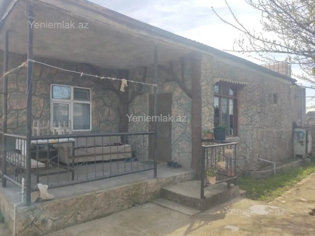 Satılır 3 otaqlı həyət evi 100 m²