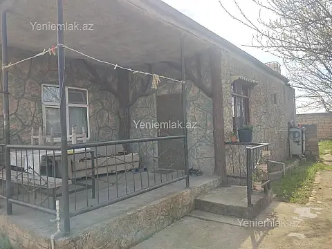 Satılır 3 otaqlı həyət evi 100 m²