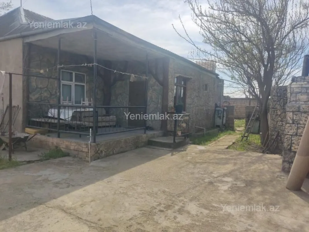 Satılır 3 otaqlı həyət evi 100 m²