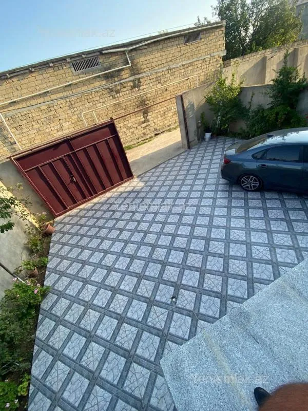 Satılır 7 otaqlı həyət evi 315 m²
