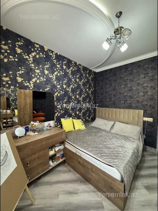 Satılır 2 otaqlı köhnə tikili 60 m²