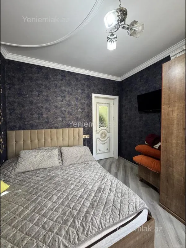 Satılır 2 otaqlı köhnə tikili 60 m²