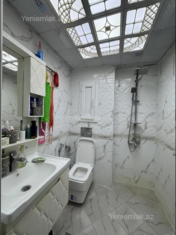 Satılır 2 otaqlı köhnə tikili 60 m²