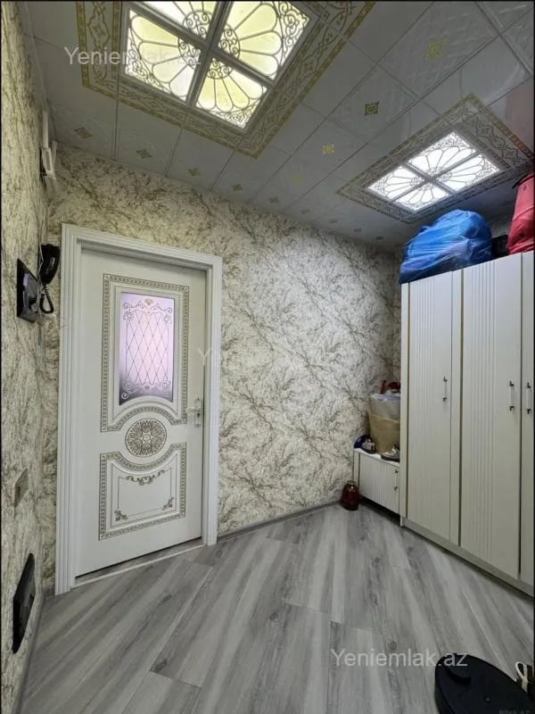 Satılır 2 otaqlı köhnə tikili 60 m²