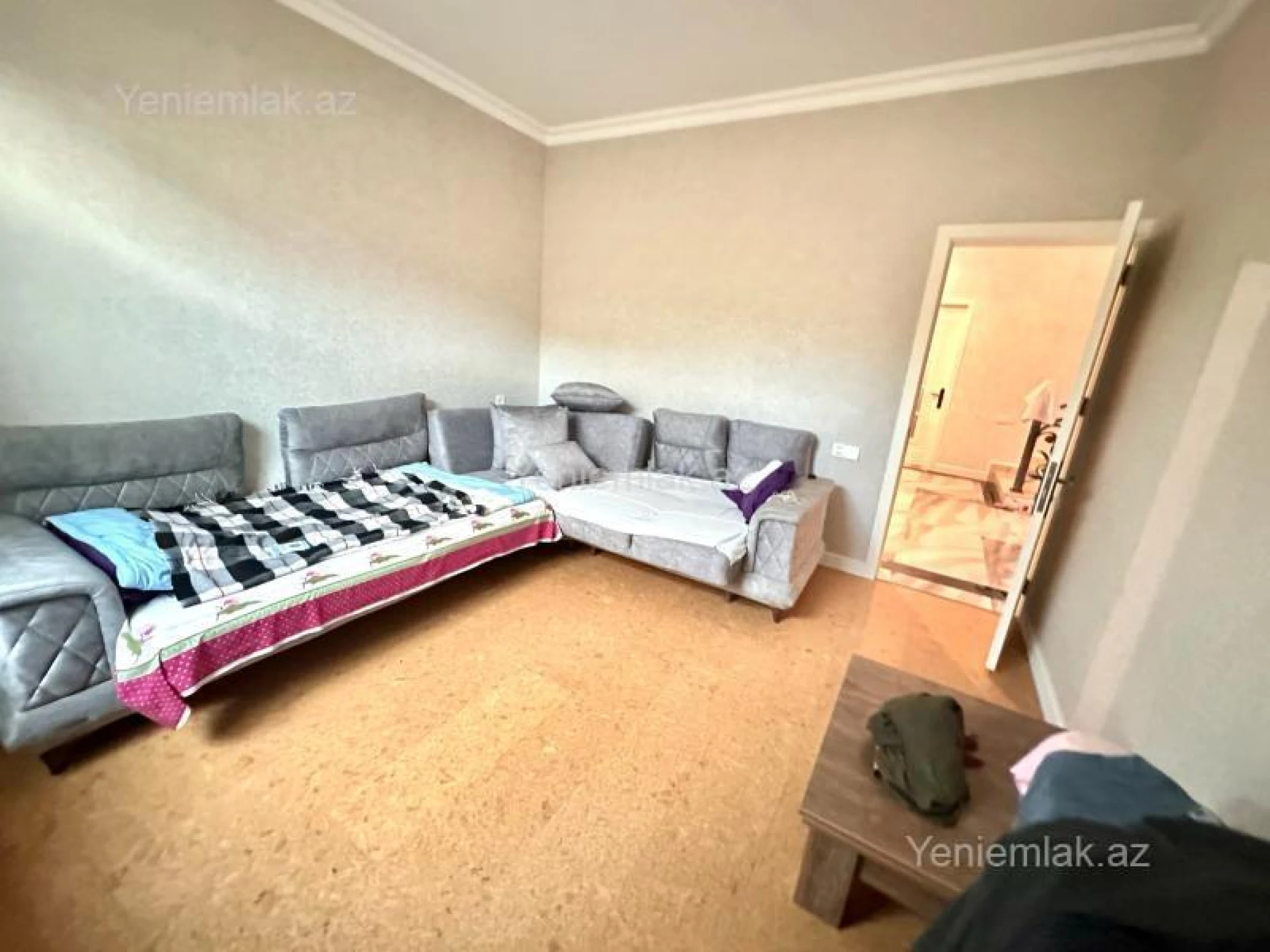 Satılır 8 otaqlı həyət evi 300 m²