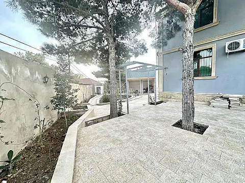 Satılır 8 otaqlı həyət evi 300 m²