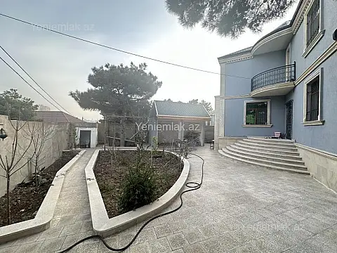 Satılır 8 otaqlı həyət evi 300 m²