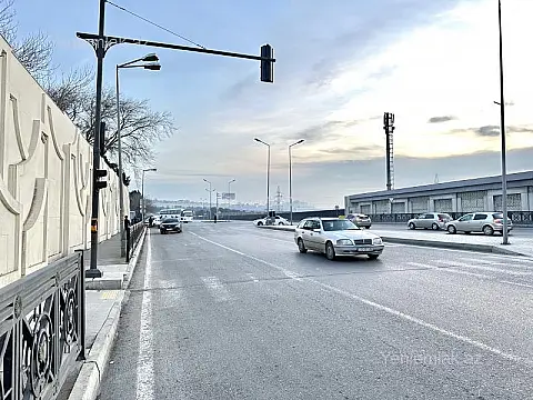 Satılır 8 otaqlı həyət evi 300 m²