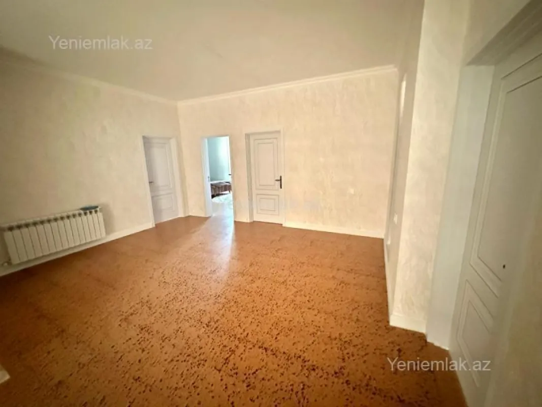 Satılır 8 otaqlı həyət evi 300 m²