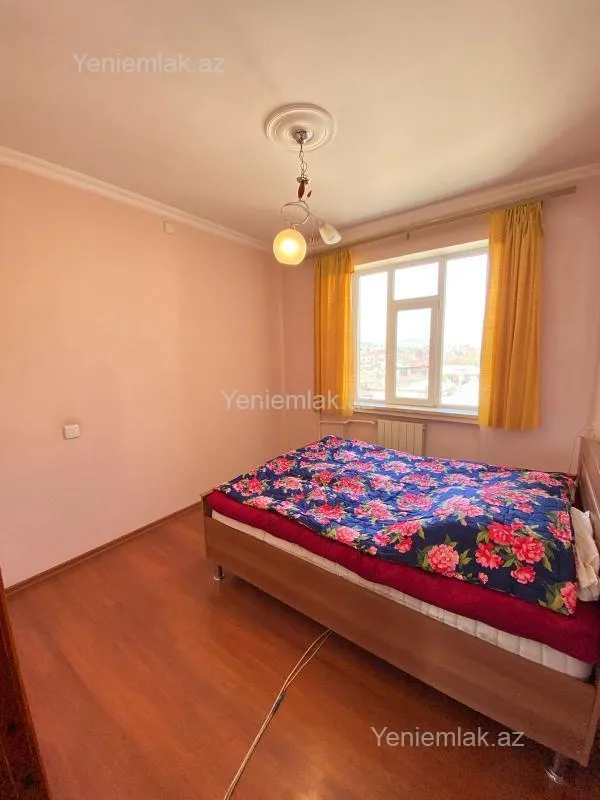 Satılır 4 otaqlı köhnə tikili 101 m²