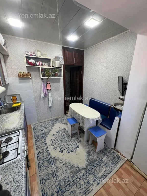 Satılır 3 otaqlı köhnə tikili 75 m²