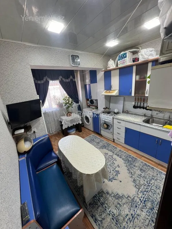 Satılır 3 otaqlı köhnə tikili 75 m²