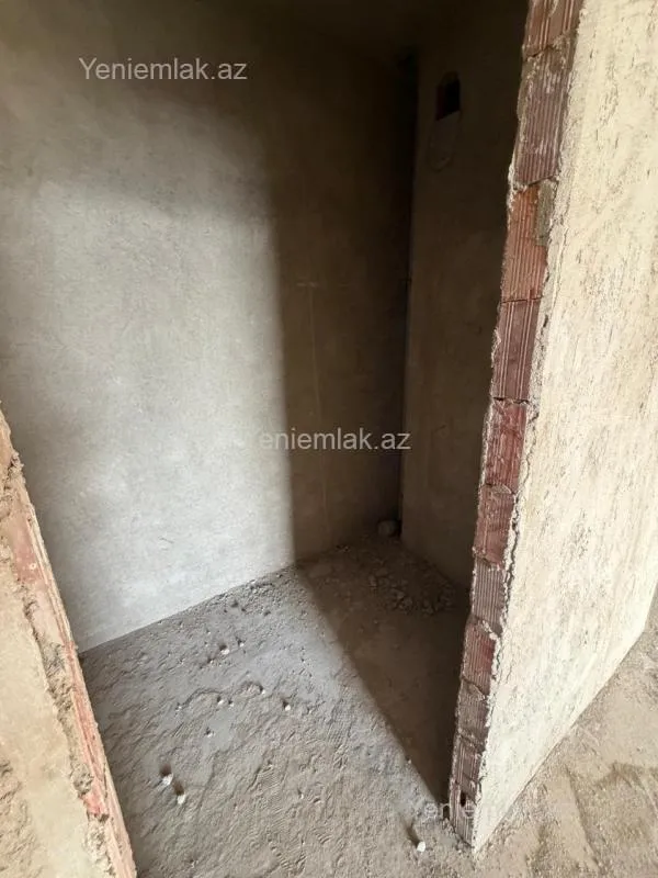 Satılır 4 otaqlı yeni tikili 200 m²
