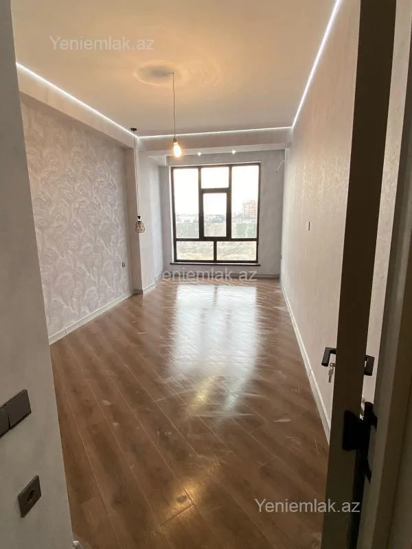 Satılır 3 otaqlı yeni tikili 100 m²