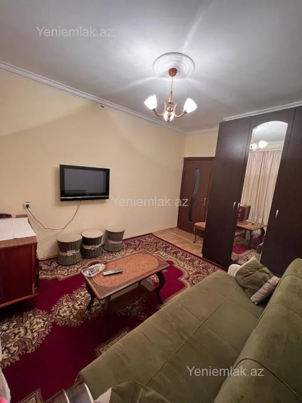 Satılır 2 otaqlı köhnə tikili 40 m²