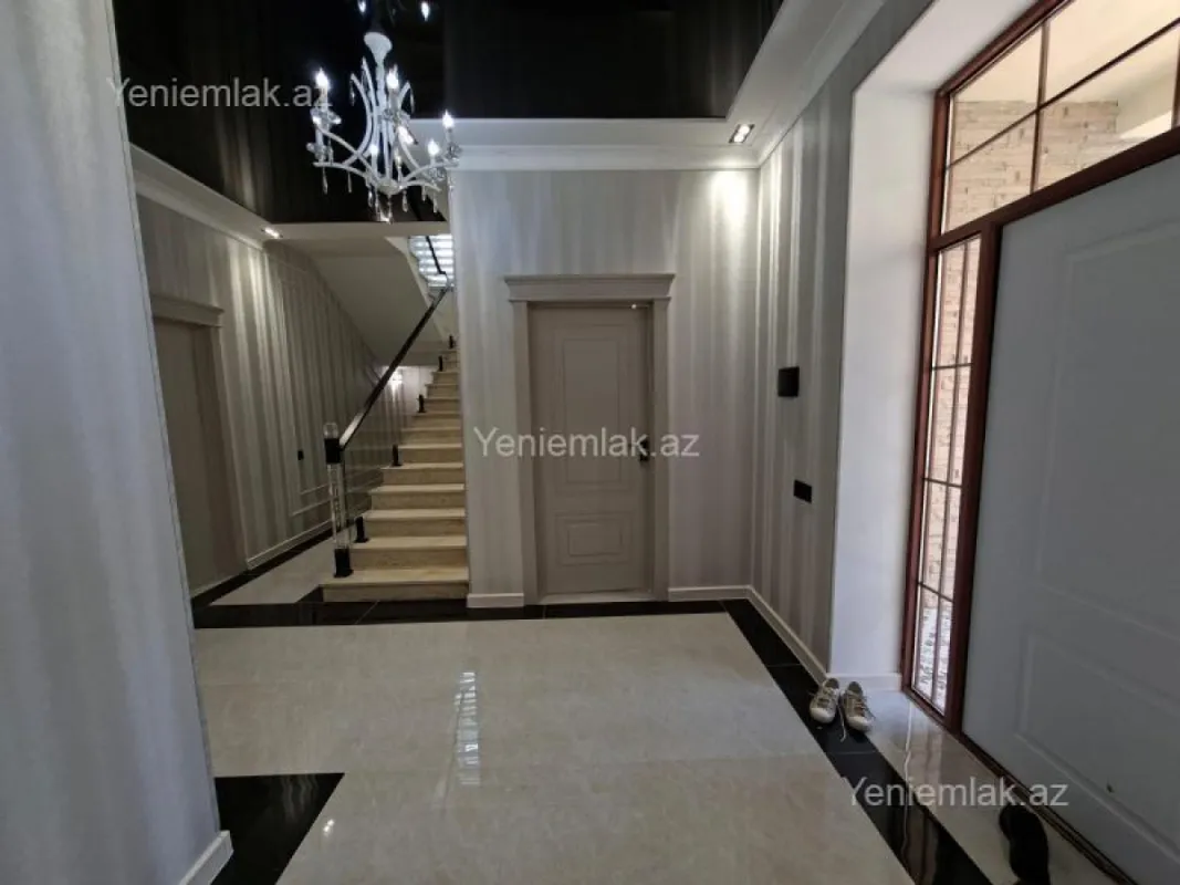 Satılır 5 otaqlı həyət evi 260 m²