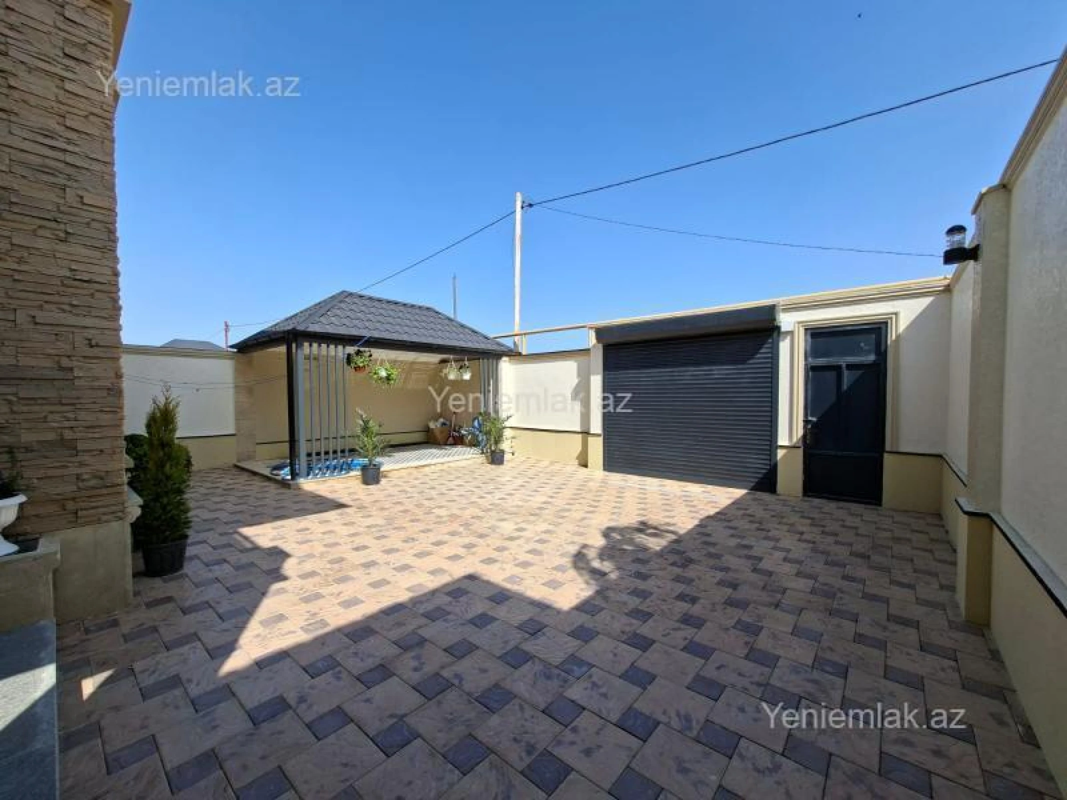 Satılır 5 otaqlı həyət evi 260 m²