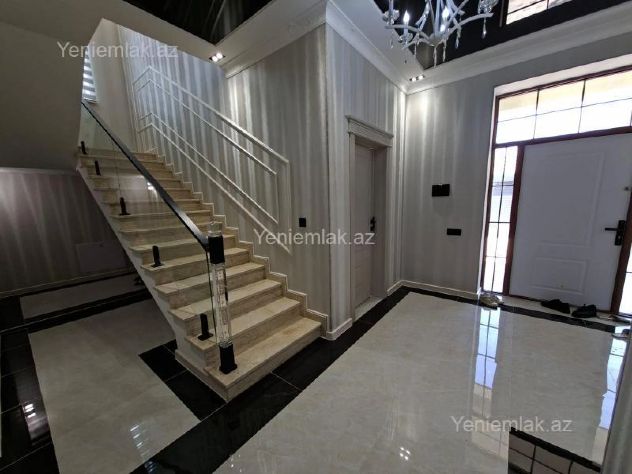Satılır 5 otaqlı həyət evi 260 m²