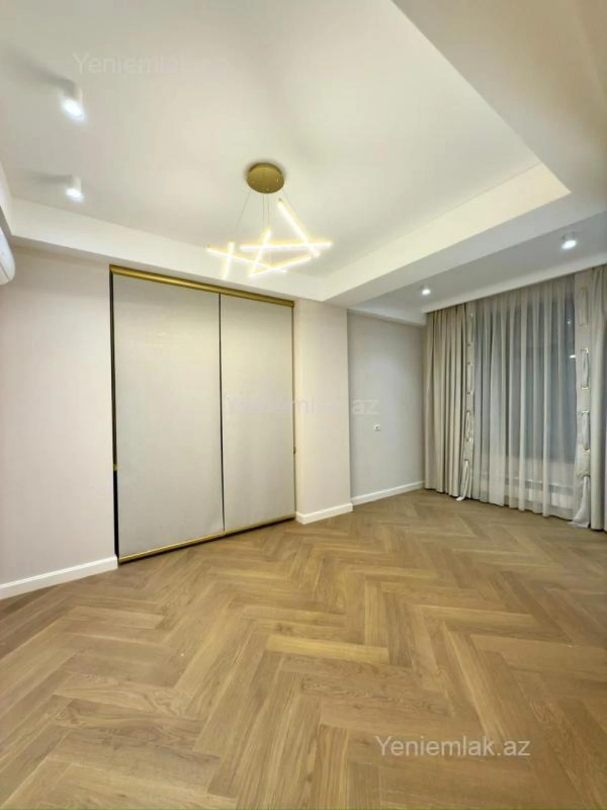 Satılır 3 otaqlı yeni tikili 138 m²