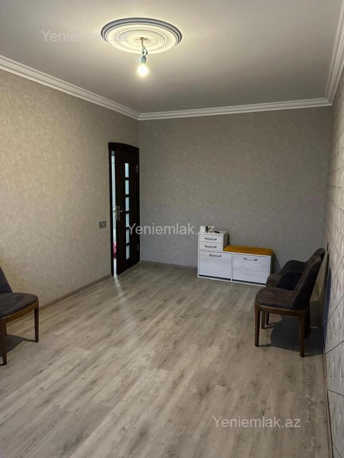 Satılır 2 otaqlı köhnə tikili 65 m²