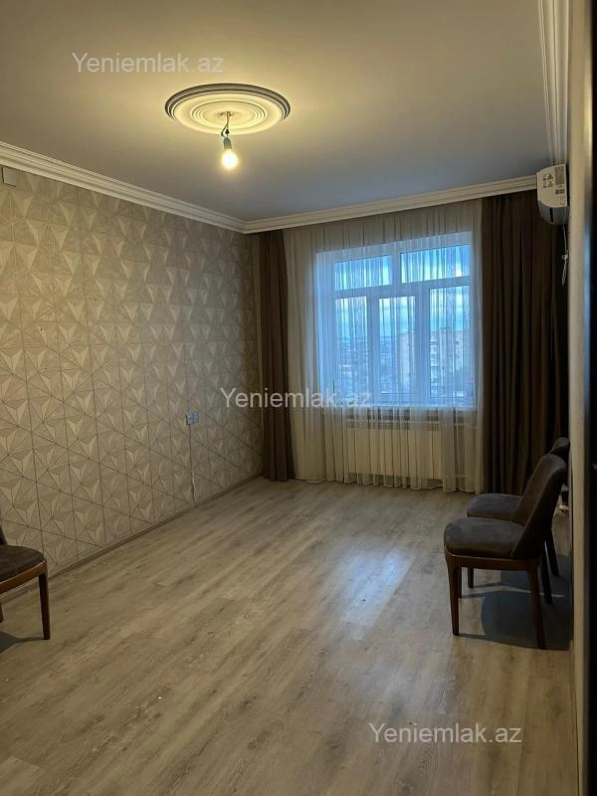 Satılır 2 otaqlı köhnə tikili 65 m²