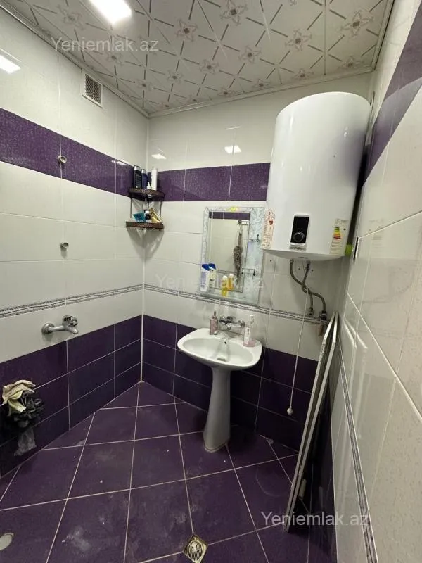 Satılır 2 otaqlı köhnə tikili 65 m²
