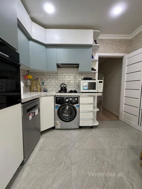 Satılır 3 otaqlı köhnə tikili 75 m²