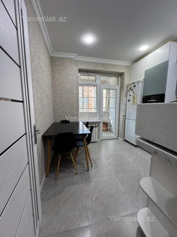 Satılır 3 otaqlı köhnə tikili 75 m²