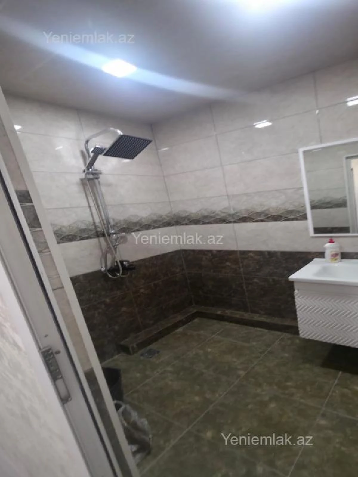Satılır 2 otaqlı köhnə tikili 60 m²