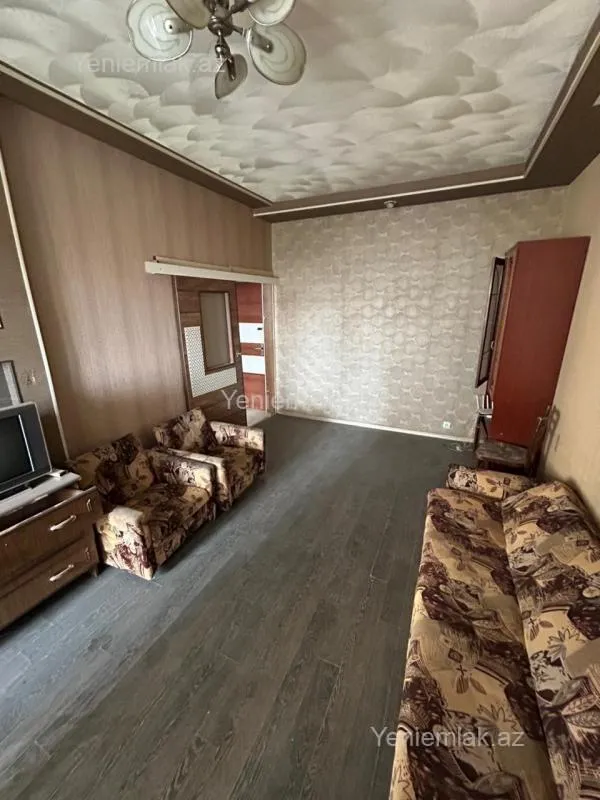 Satılır 2 otaqlı köhnə tikili 50 m²