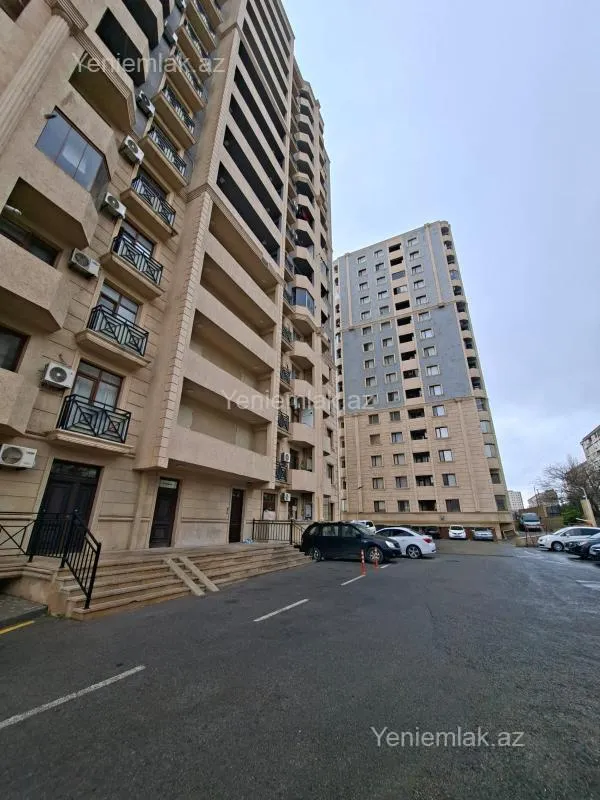 Satılır 3 otaqlı yeni tikili 80 m²