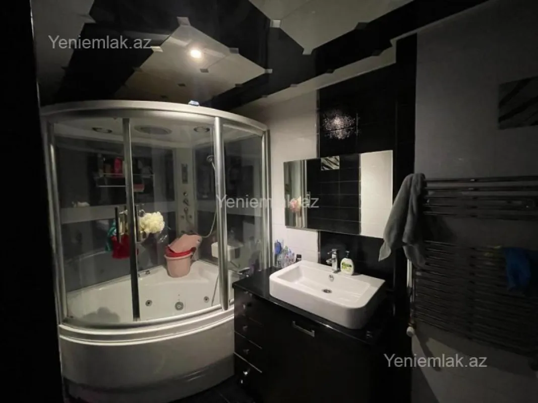 Satılır 3 otaqlı yeni tikili 120 m²