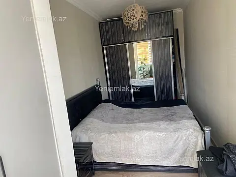 Satılır 4 otaqlı köhnə tikili 90 m²