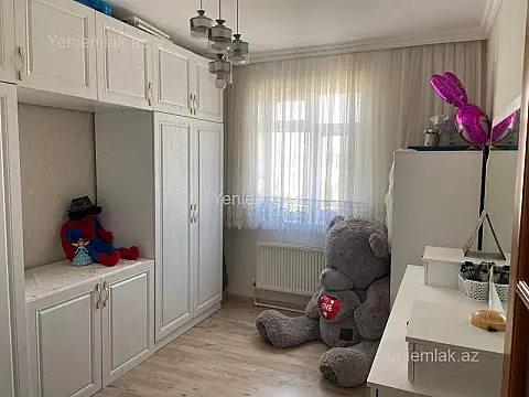 Satılır 4 otaqlı köhnə tikili 90 m²