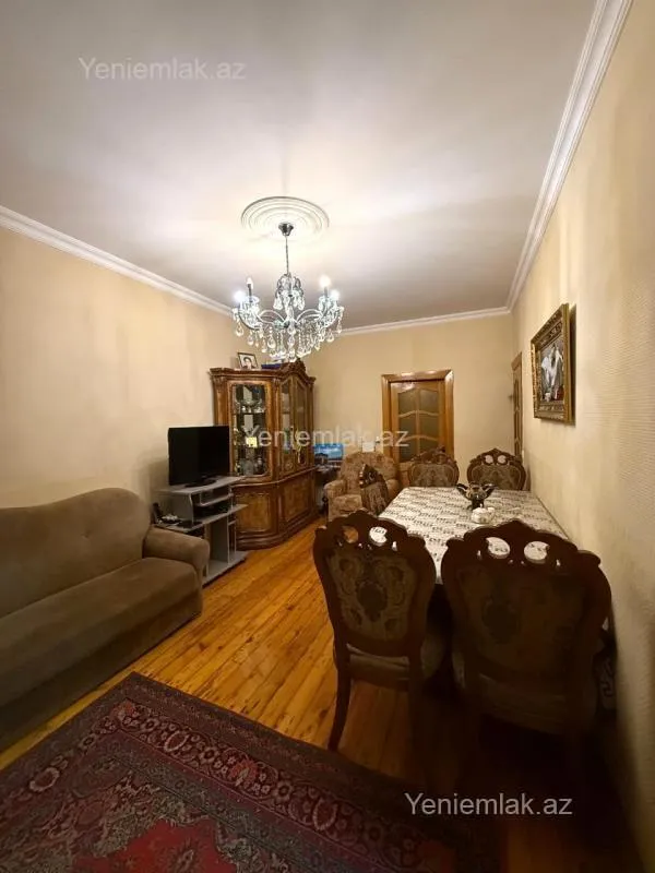 Satılır 3 otaqlı köhnə tikili 65 m²